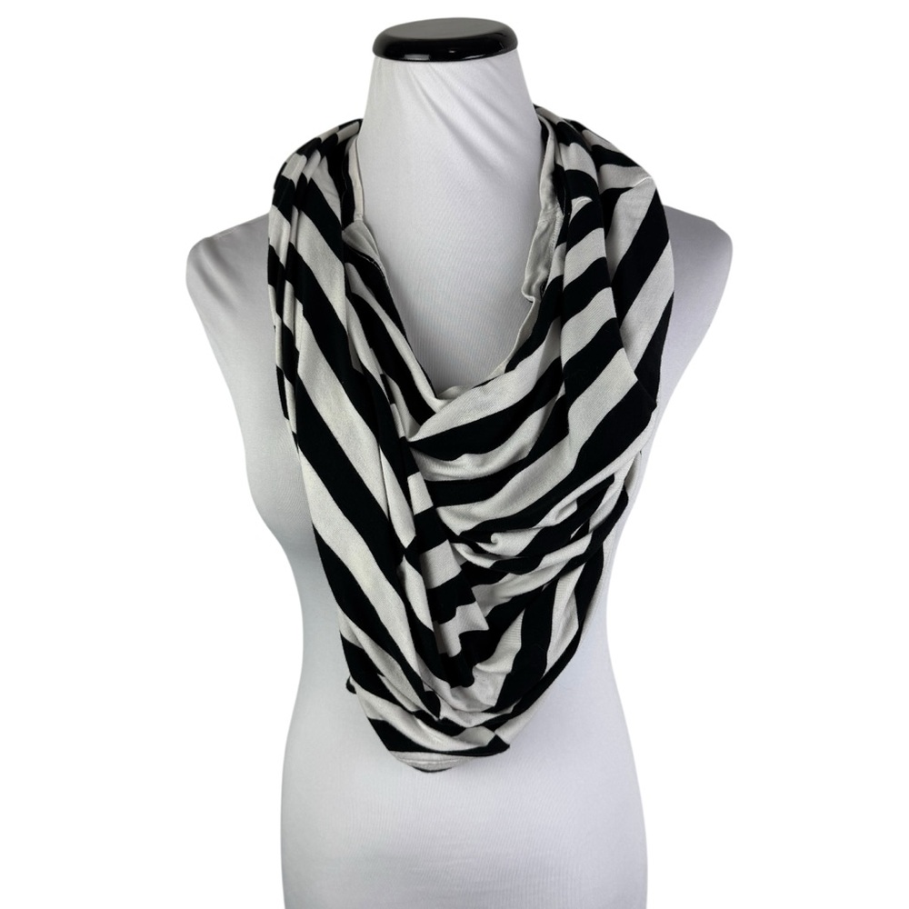 Itzy Ritzy Black White Striped Nursing Mom's Scarf